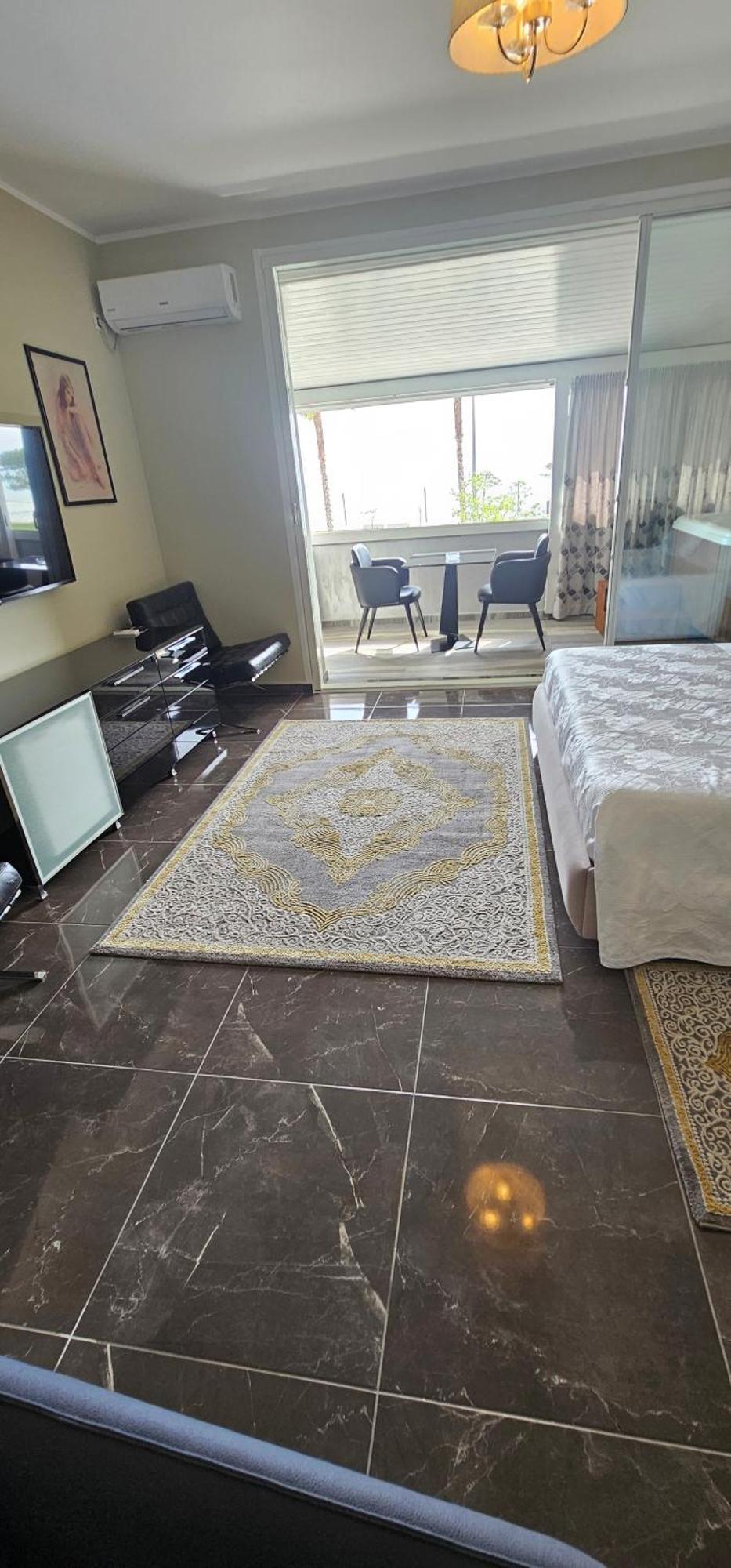 Hotel Pirro Avlonya Oda fotoğraf