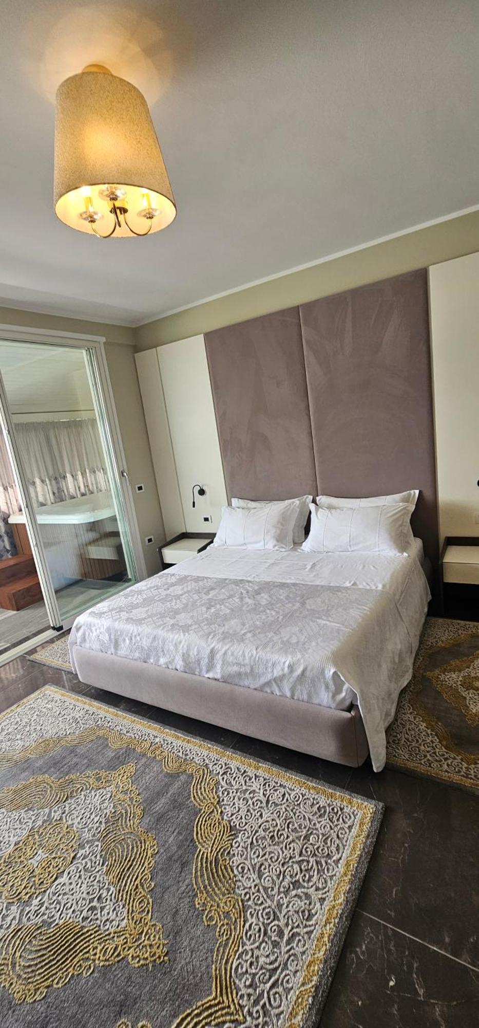 Hotel Pirro Avlonya Oda fotoğraf